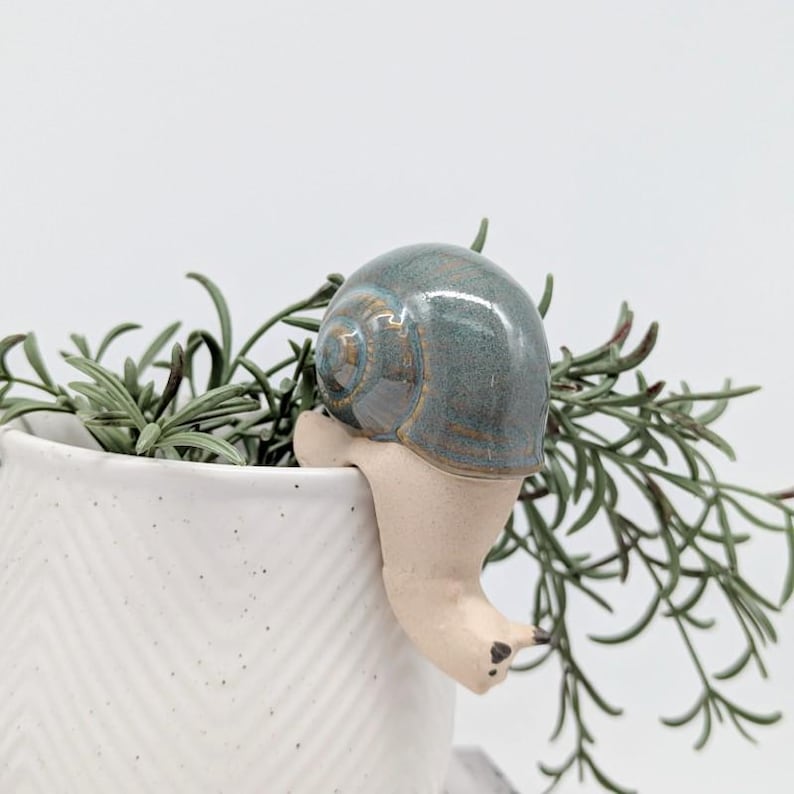 Suspension en céramique pour pots d'escargots, décoration de jardin et d'intérieur, taille L5 x l5 x H8 cm, couleur sable/vert