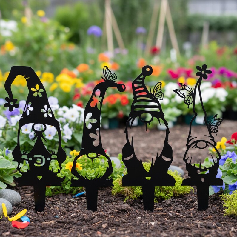 Lot de 4 piquets de jardin en métal avec motif de nain et papillon, décoration extérieure résistante aux intempéries, 25-70 cm