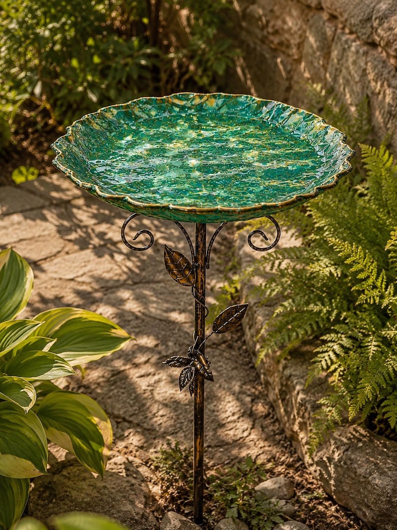 Bain d'oiseaux en métal avec piquet, bol d'eau pour jardin, pelouse, terrasse, parc, vert