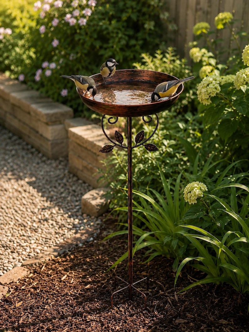 Bain d'oiseaux vintage en métal avec piquet pour jardin, hauteur 76 cm, diamètre 24,2 cm