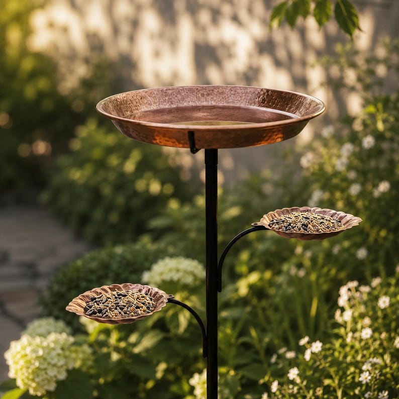 Bain d'oiseaux vintage en métal avec mangeoires en forme de feuille, finition cuivre antique, pour jardin et terrasse