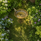 Bain d'oiseaux vintage en métal avec vasque bronze et papillon, sur pied pour jardin, terrasse et pelouse