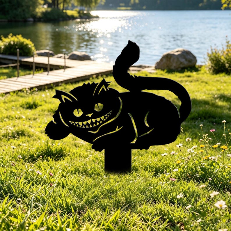 Chat du Cheshire Piquet de Jardin en Métal, Silhouette Féline Souriante, Ornement Décoratif pour Jardin et Terrasse, Tailles Multiples